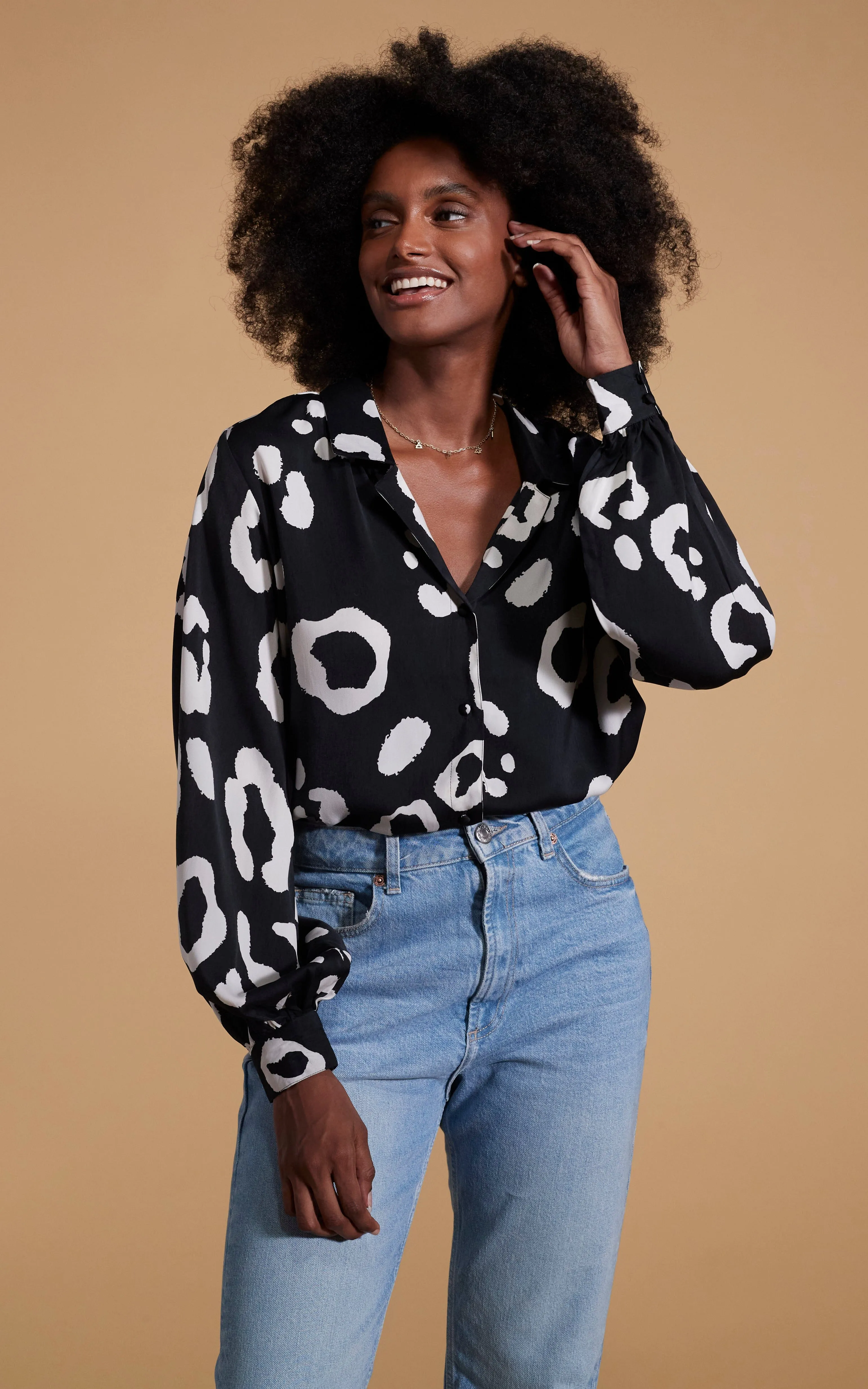 DIXIE BALLON SLEEVE SHIRT IN OVERSIZED MONO LEOPARD - DANCING LEOPARD