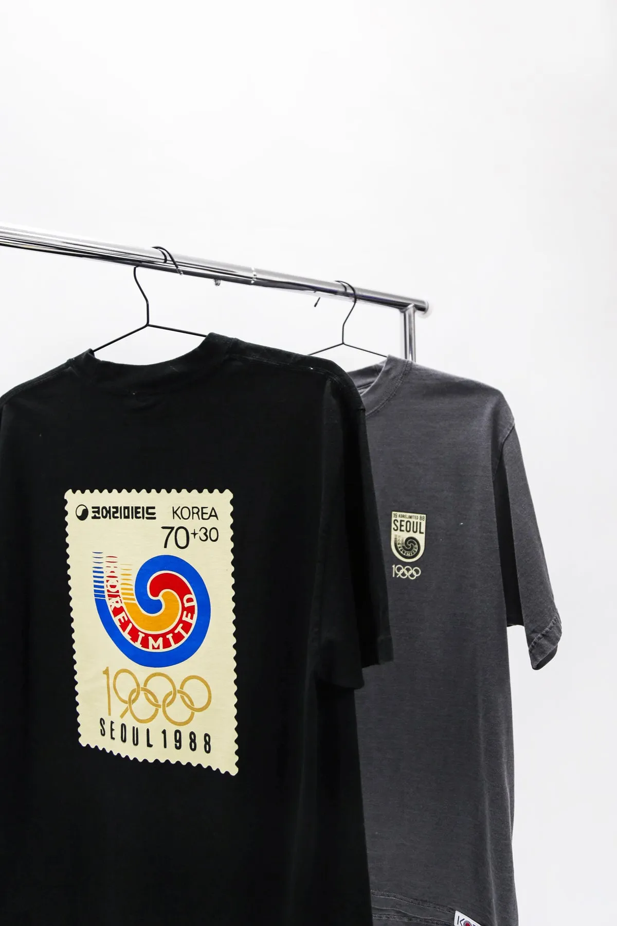 SEOUL 88 STAMP TEE (BLACK)