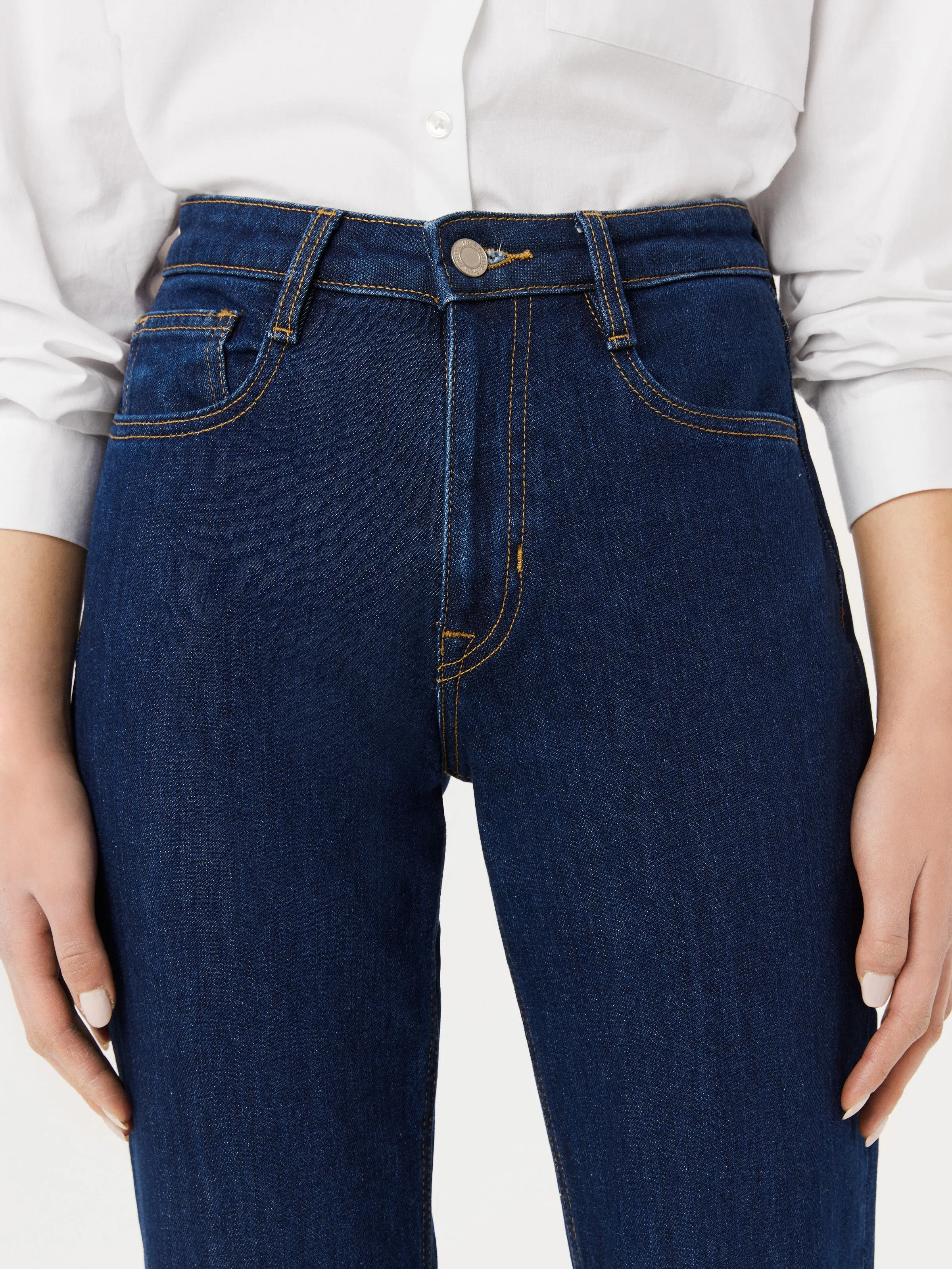 The Cyndi Straight Jean in Dark Wash